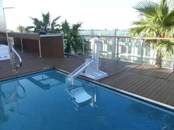 ELEVADOR ELÉCTRICO M600. BATERÍA FIJO.PISCINAS GRUA TRASLADABLE - Imagen 3