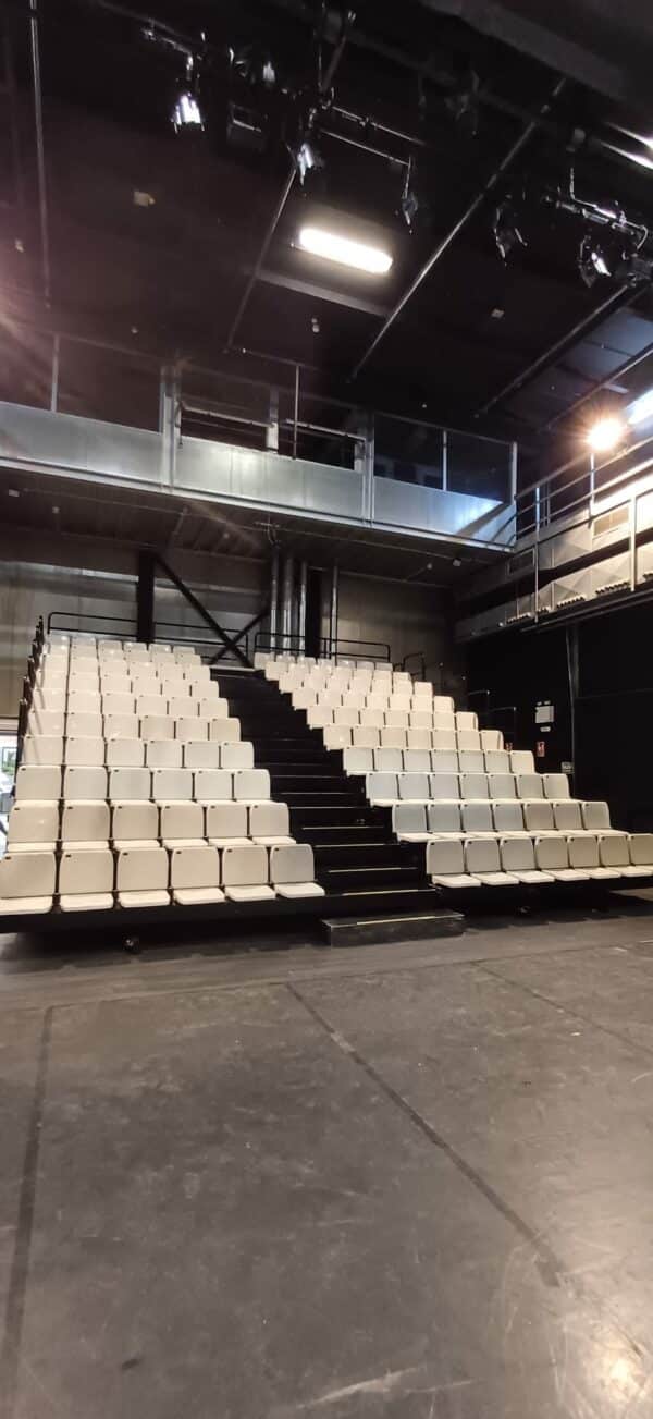 ASIENTO PLEGABLE DE GRADA-CON RESPALDO FIJO Y ASIENTO ABATIBLE AUTOMATICAMENTE - Imagen 7