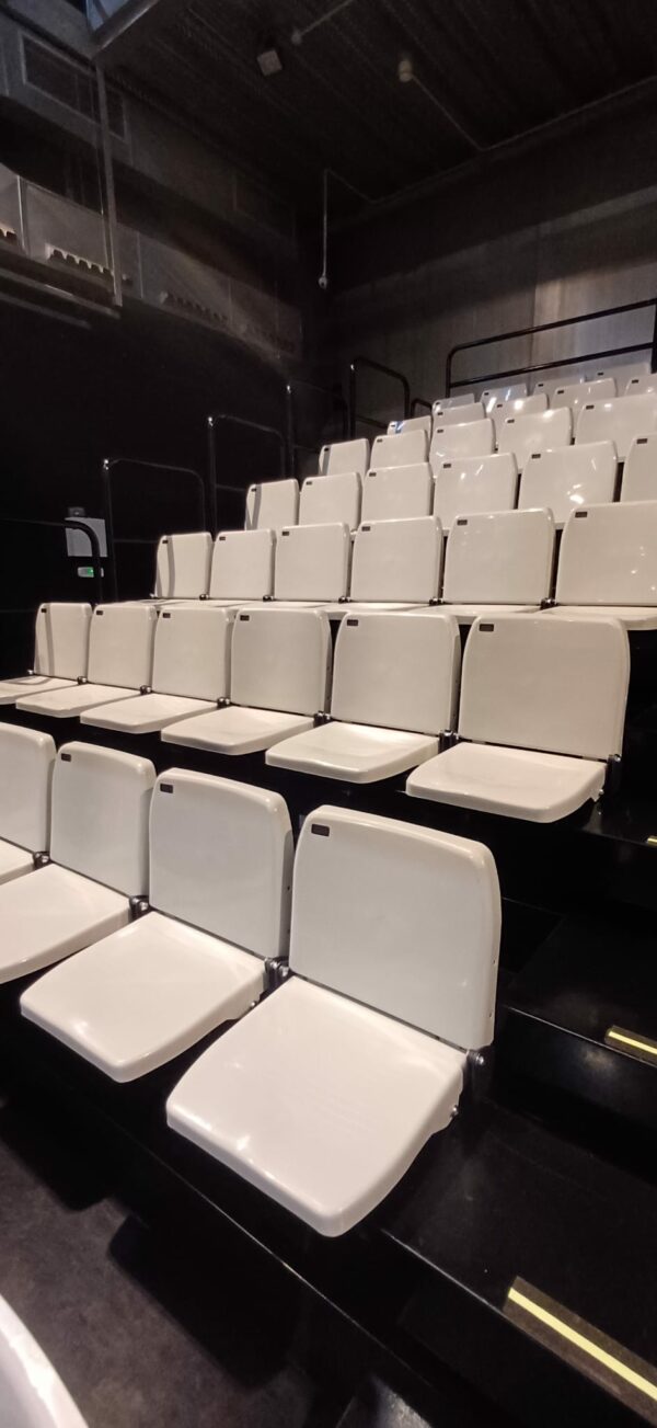 ASIENTO PLEGABLE DE GRADA-CON RESPALDO FIJO Y ASIENTO ABATIBLE AUTOMATICAMENTE - Imagen 8