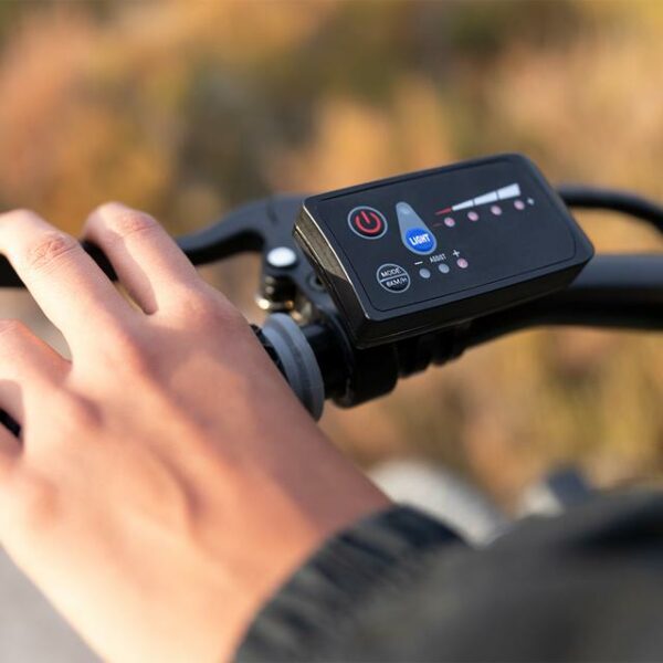 Bicicleta eléctrica e-Xplore de montaña de batería extraíble con 55 km de autonomía, 27,5" , suspensión delantera, cambio Shimano de 7 velocidades y doble disco de freno. - Imagen 5