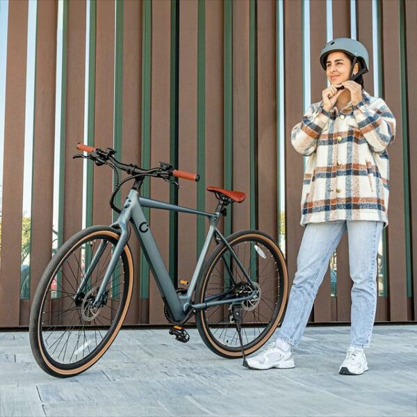 Bicicleta eléctrica Sprint Silver Bicicleta eléctrica urbana de 28" con 70 Km de autonomía, cambio Shimano Altus de 8 velocidades y doble disco de freno hidráulico. - Imagen 5