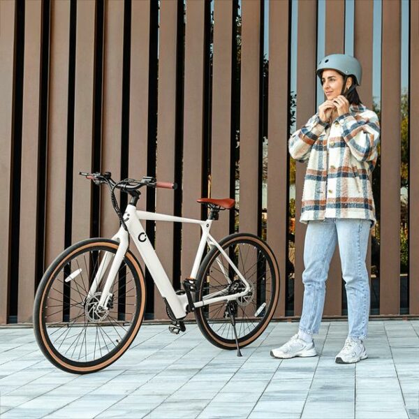 Bicicleta eléctrica Sprint Bicicleta eléctrica urbana de 28" con 70 Km de autonomía, cambio Shimano Altus de 8 velocidades y doble disco de freno hidráulico. - Imagen 5
