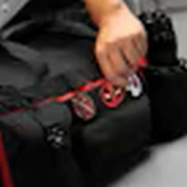 Hayabusa Marvel’s Deadpool Duffle Bag Negro-Rojo BOLSA BOXEO - Imagen 5
