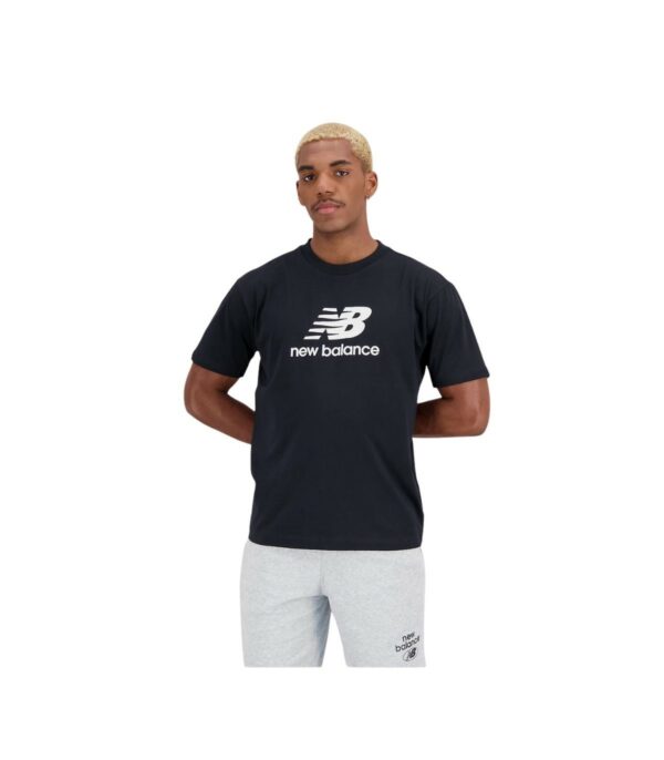 Camiseta new balance essentials stacked logo mt31541