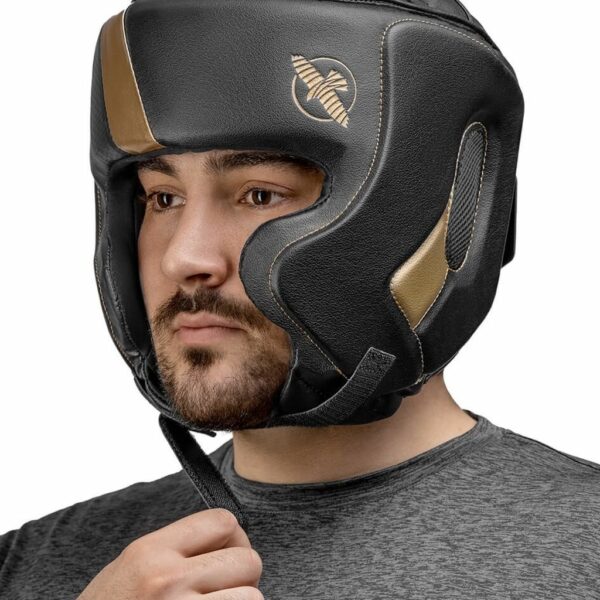Hayabusa T3 Chinless Boxing Headguard Negro-Oro - Imagen 5