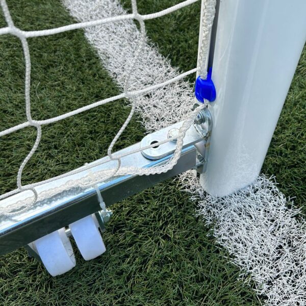 JUEGO PORTERÍAS ALUMINIO FÚTBOL 7 90 MM ABATIBLES CON ARQUILLOS CINCADOS - Imagen 4