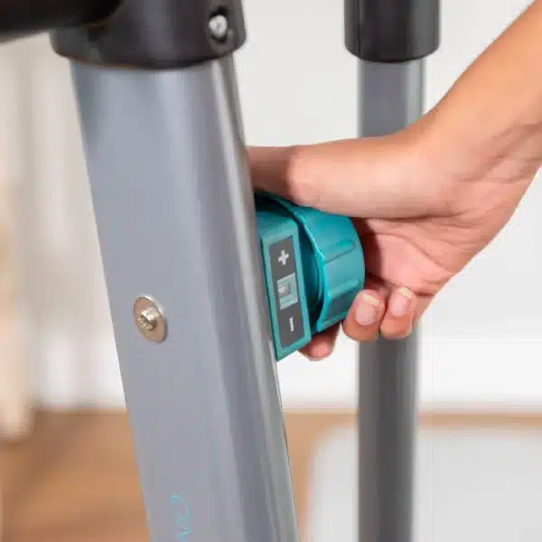 Drumfit Elliptical 8000 Magno Bicicleta elíptica de resistencia magnética con 8 niveles ajustables manualmente. 8 kg de volante de inercia. 38 cm de zancada. Pulsómetro. Pantalla LCD. Soporte para dispositivos. Peso máximo de 110 kg y altura máxima 190 cm. - Imagen 4
