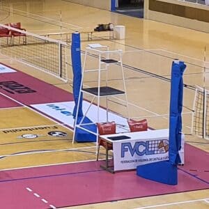 Juego de protecciones para postes de voleibol portátiles