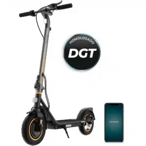 Bongo D30 XL Connected Patinete eléctrico con potencia máxima de 700W y neumáticos de 10" que permite superar pendientes y desplazarse por cualquier superficie cómodamente. Con autonomía de hasta 30 km. Cumple con todos los requisitos de la nueva normativa española de circulación.