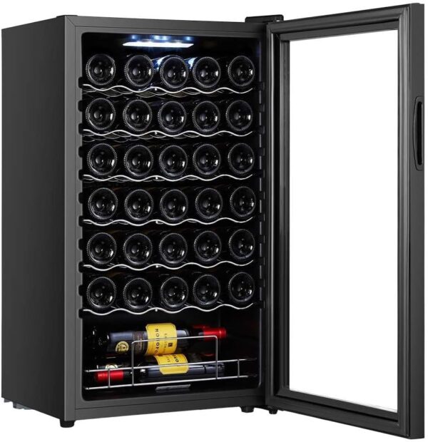 Bolero GrandSommelier 34030 Black Compressor Vinoteca de 34 botellas de capacidad con sistema compresor de enfriamiento que garantiza un alto rendimiento. Temperatura regulable y luz LED interior.